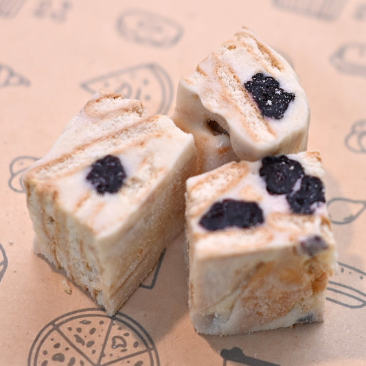 Handmade snowflake crisps with dried berries, chewy marshmallow base and crunchy crackers, no-bake dessert